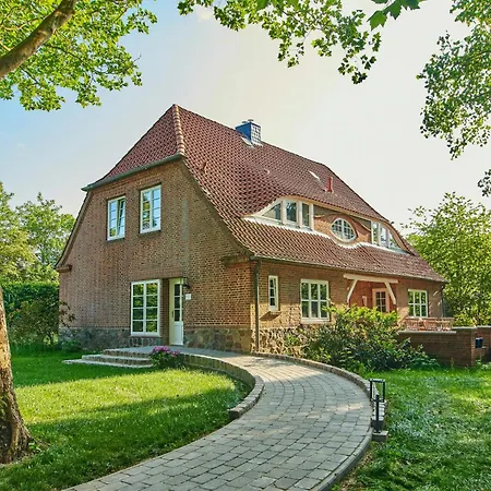 Charming Flat In Historic Meezen